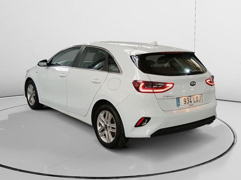 Usado Kia Ceed 101 CV (74 kW) 2019 Blanco Utilitario