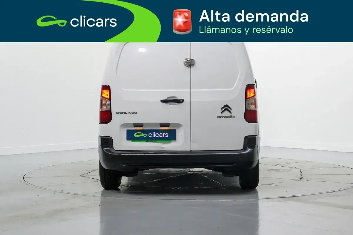 Usado Citroën Berlingo 100 CV (73 kW) 2021 Blanco Monovolumen