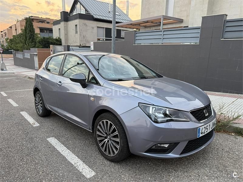 Gris / plata Usado 2016 Seat Ibiza CONNECT Berlina | 8390 € (Precio justo) - Imagen 1/4