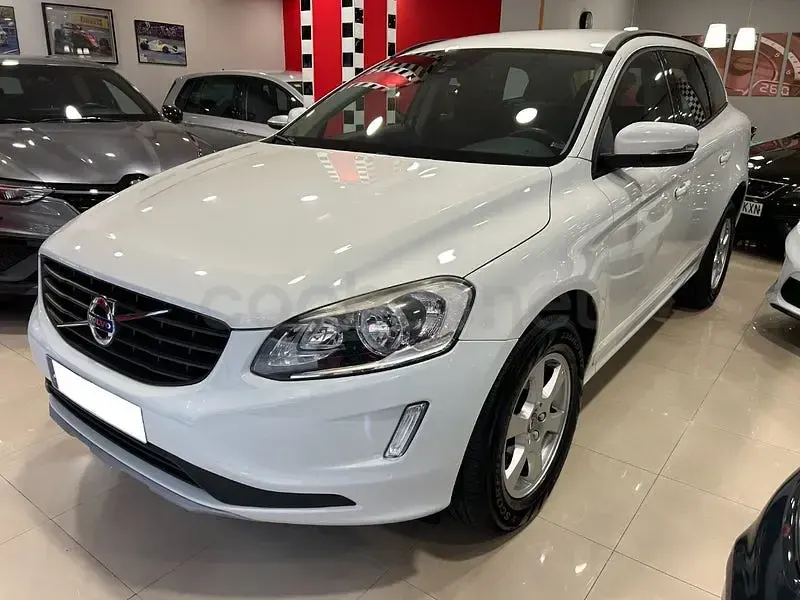 Usado Volvo XC60 Momentum 150 CV (110 kW) 2016 Blanco SUV