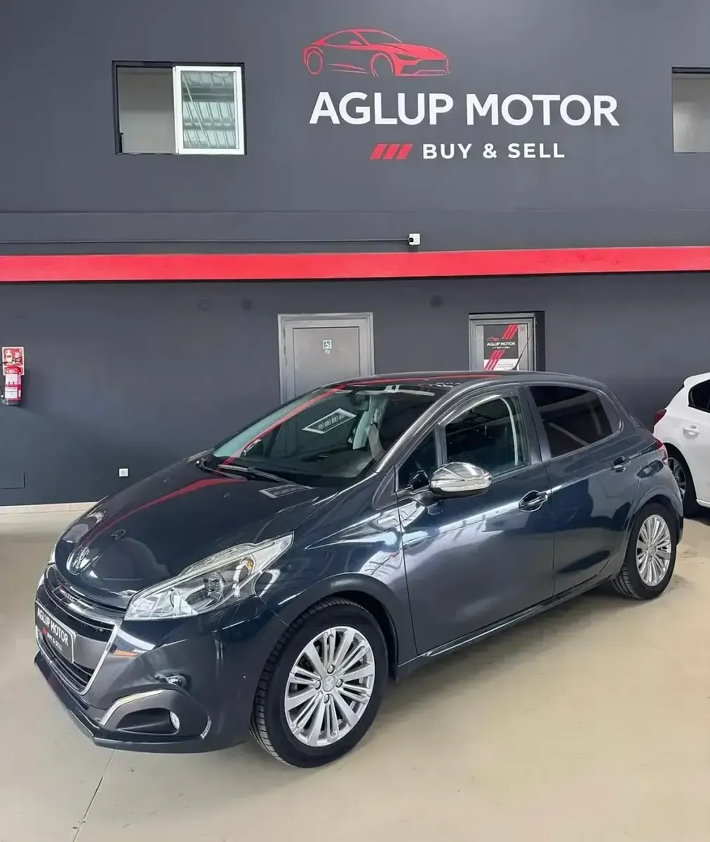 Usado Peugeot 208 Style 82 CV (60 kW) 2018 Azul Utilitario