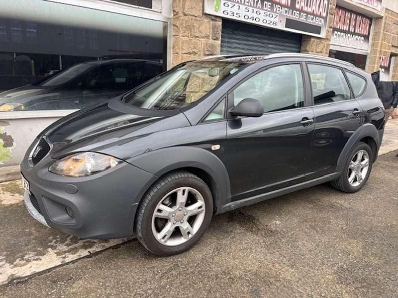 Usado Seat Altea 170 CV (125 kW) 2008 Negro SUV