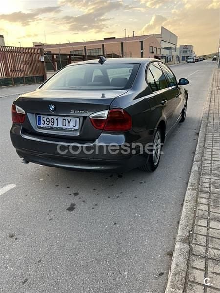 Usado BMW 320 163 CV (119 kW) 2006 Gris / plata Berlina