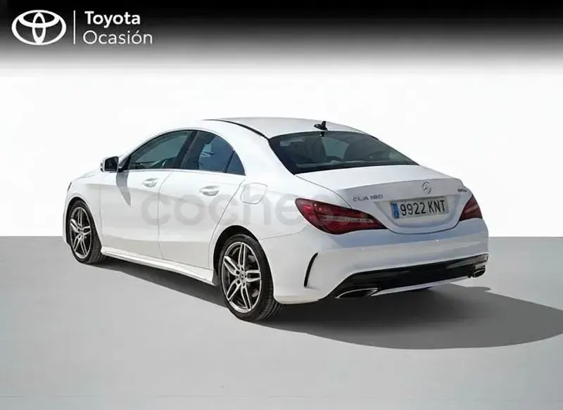 Usado Mercedes CLA180 122 CV (89 kW) 2018 Blanco Coupe