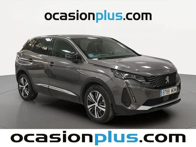 Usado Peugeot 3008 Allure 131 CV (96 kW) 2023 Gris plata SUV