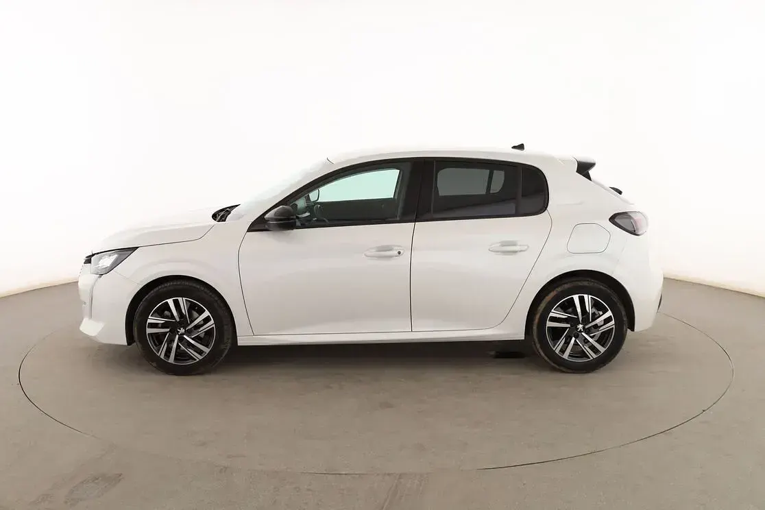 Usado Peugeot 208 Allure 101 CV (74 kW) 2022 Blanco Utilitario