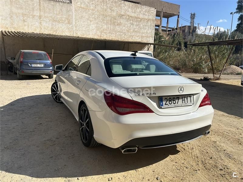 Usado Mercedes CLA200 Urban 136 CV (100 kW) 2014 Blanco Berlina