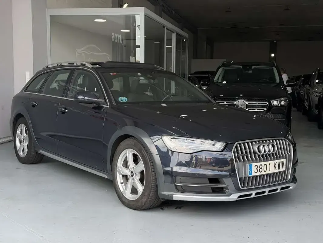 Usado Audi A6 Allroad 272 CV (200 kW) 2019 Azul Familiar