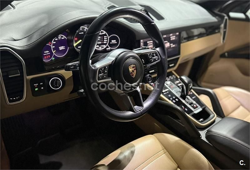 Usado Porsche Cayenne Coupe 462 CV (339 kW) 2021 Gris / plata Coupe