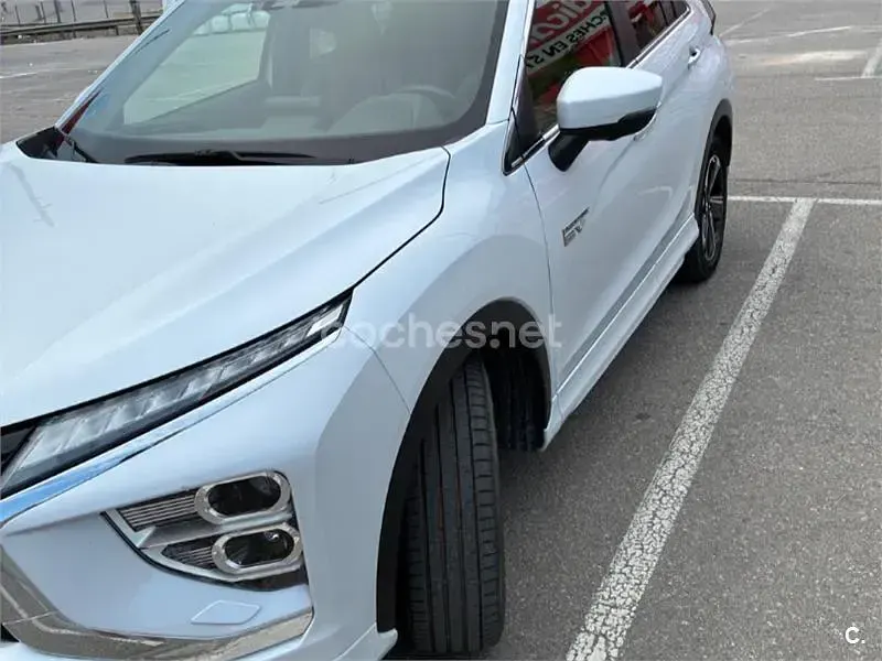 Usado Mitsubishi Eclipse Cross Motion 188 CV (138 kW) 2022 Blanco SUV
