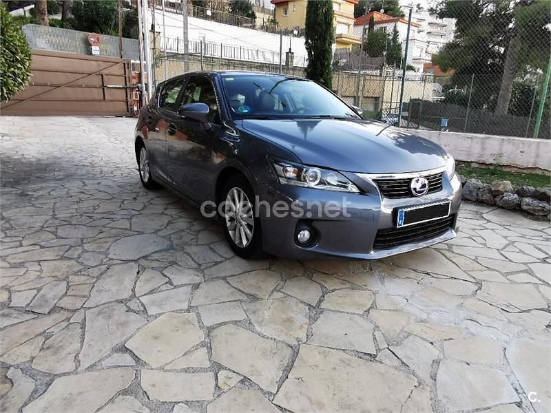 Usado Lexus CT200h 136 CV (100 kW) 2012 Azul Berlina