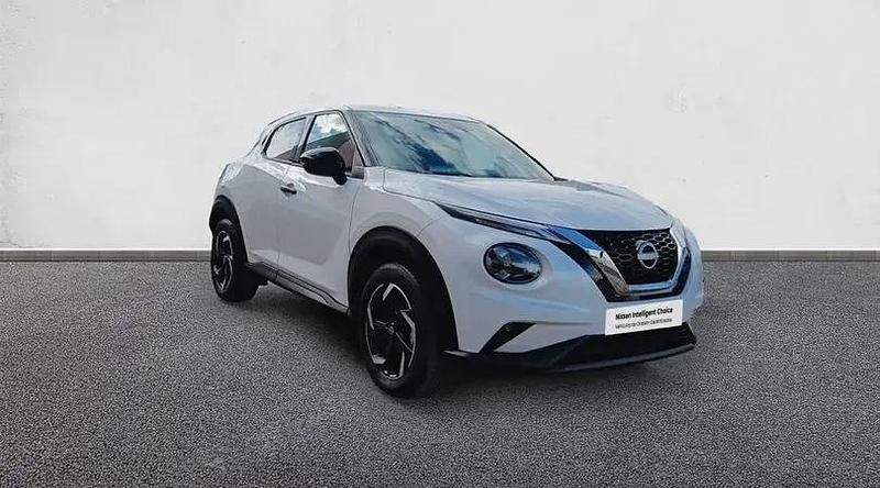 Usado Nissan Juke N-Connecta 114 CV (83 kW) 2024 Lunar white (metalizado) SUV