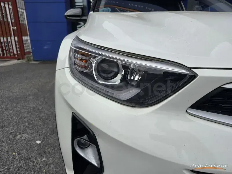 Usado Kia Stonic 100 CV (73 kW) 2019 Blanco SUV