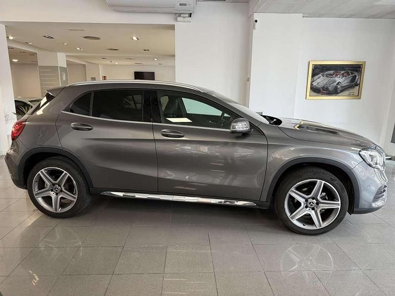 Usado Mercedes GLA200 136 CV (100 kW) 2018 Gris SUV