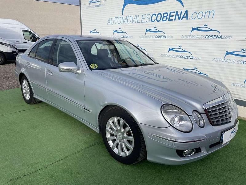 Plateado Usado 2008 Mercedes E320 Elegance Berlina | 6300 € (Precio justo) - Imagen 1/4