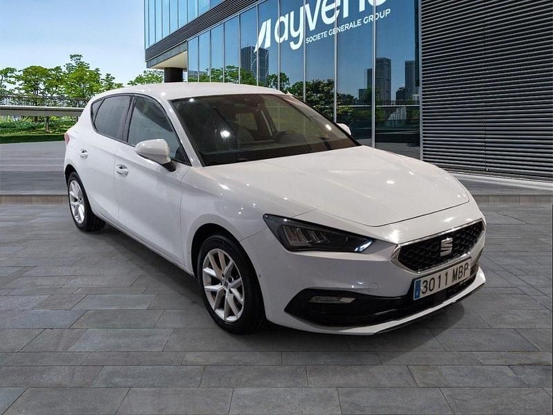 Usado Seat Leon Style 116 CV (85 kW) 2022 Blanco Berlina