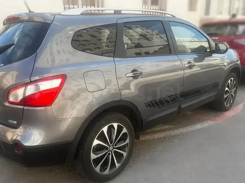 Usado Nissan Qashqai +2 Acenta 110 CV (80 kW) 2011 Gris / plata SUV