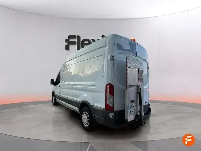 Usado Ford Transit 170 CV (125 kW) 2018 Blanco Berlina