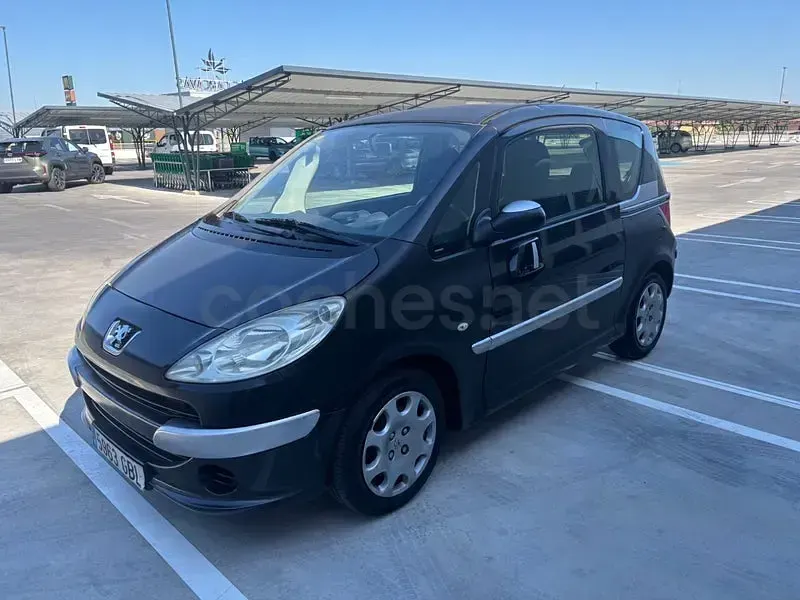 Usado Peugeot 1007 Sport 75 CV (55 kW) 2008 Negro Monovolumen