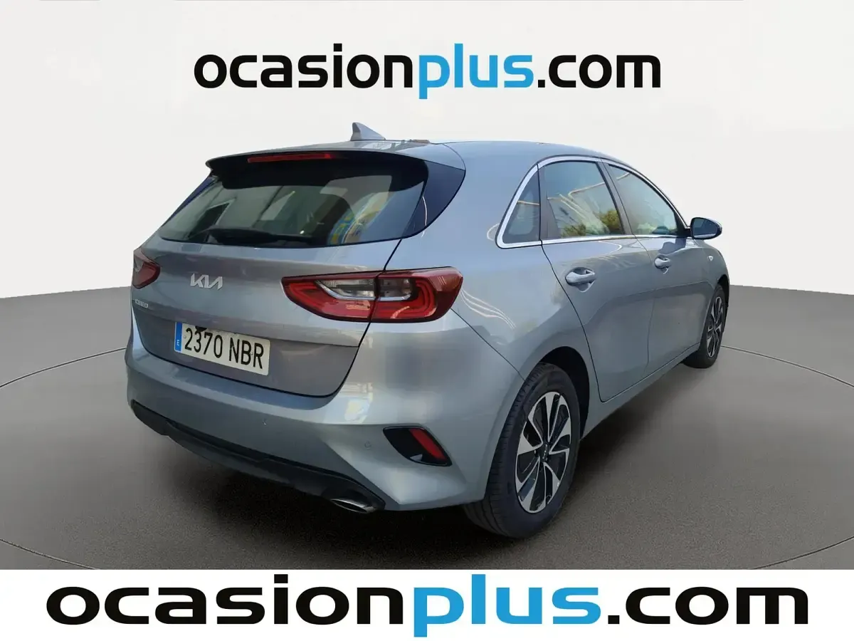 Usado Kia Ceed 101 CV (74 kW) 2025 Gris plata Utilitario