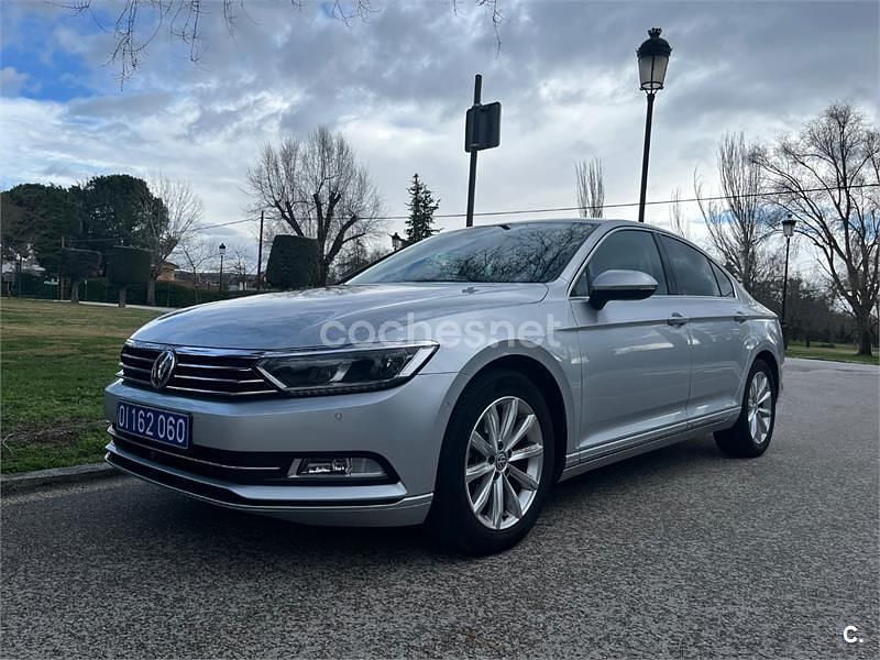 Usado VW Passat Advance 150 CV (110 kW) 2017 Gris / plata Berlina