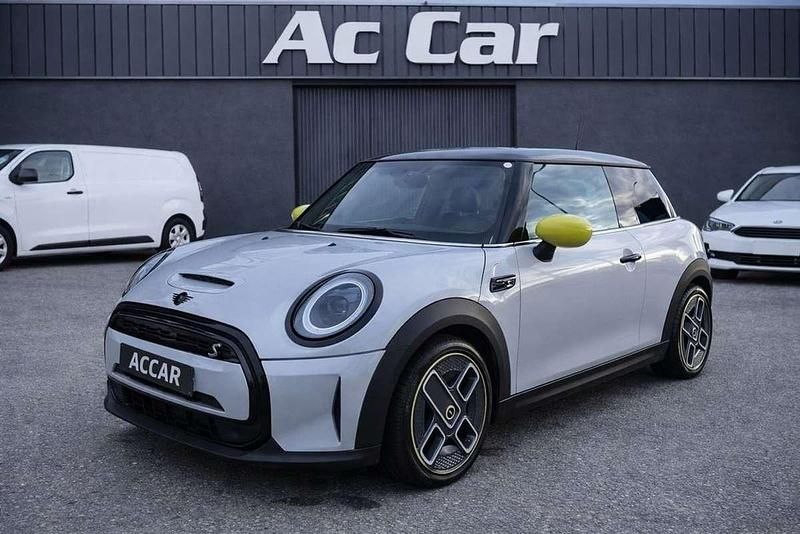 Usado Mini Cooper SE 135 kW (184 CV) 2022 Gris Utilitario