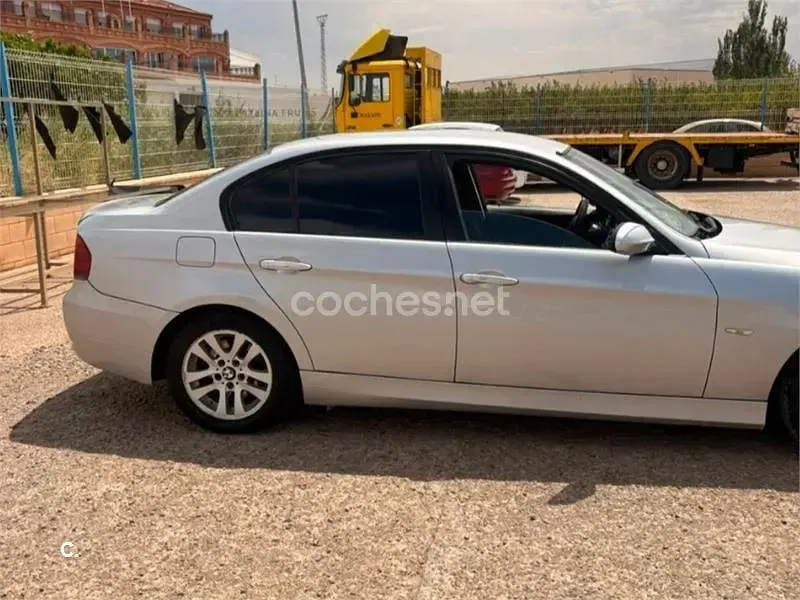 Usado BMW 320 177 CV (130 kW) 2008 Blanco Berlina