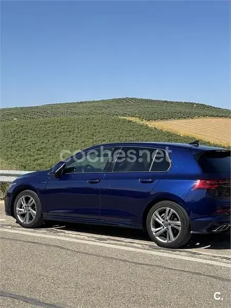 Usado VW Golf VIII R-line 130 CV (95 kW) 2021 Azul Berlina