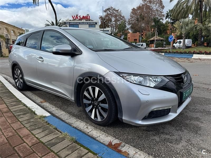 Gris / plata Usado 2015 Honda Civic Comfort Familiar | 6800 € - Imagen 1/4