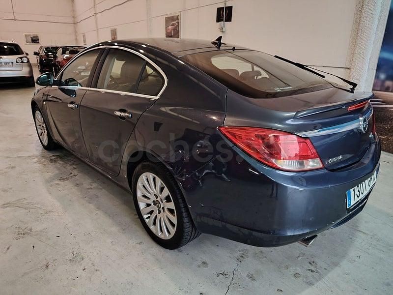 Usado Opel Insignia Cosmo 130 CV (95 kW) 2009 Gris / plata Berlina