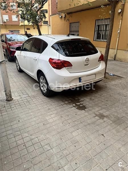 Usado Opel Astra Excellence 110 CV (80 kW) 2014 Blanco Berlina