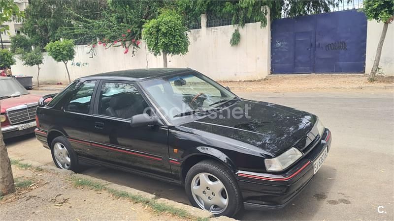 Usado Rover 200 130 CV (95 kW) 1992 Negro Berlina