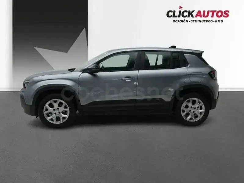 Usado Jeep Avenger Altitude 100 CV (73 kW) 2025 Gris / plata SUV