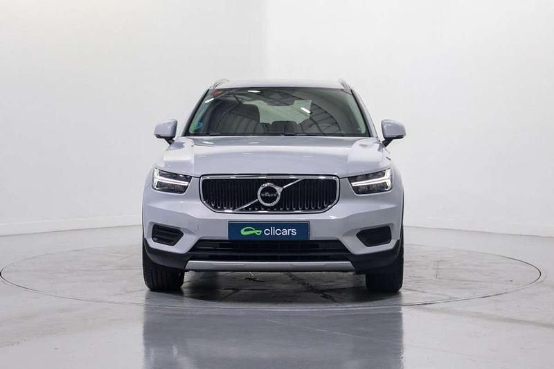 Usado Volvo XC40 Momentum 197 CV (144 kW) 2021 Plateado SUV