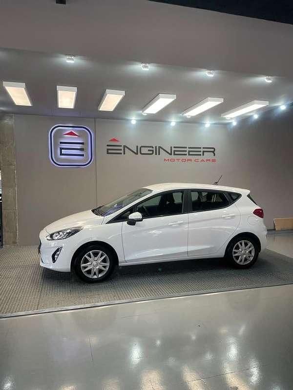 Usado Ford Fiesta Trend 75 CV (55 kW) 2020 Blanco Utilitario