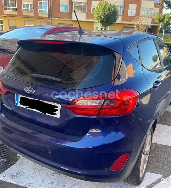 Usado Ford Fiesta Trend 85 CV (62 kW) 2018 Azul Utilitario