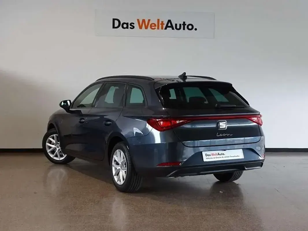 Usado Seat Leon ST Style 150 CV (110 kW) 2023 Gris Familiar