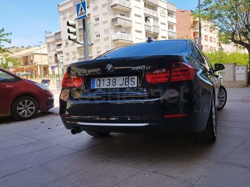 Usado BMW 320 184 HP (135 kW) 2015 Preto Sedan