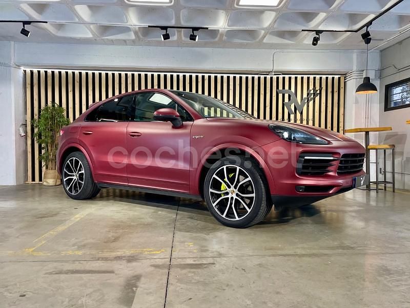Käytetty Porsche Cayenne 462 HP (339 kW) 2020 Punainen Katumaasturi