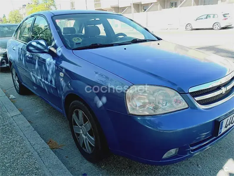Usado Chevrolet Nubira SX 109 CV (80 kW) 2005 Azul Berlina