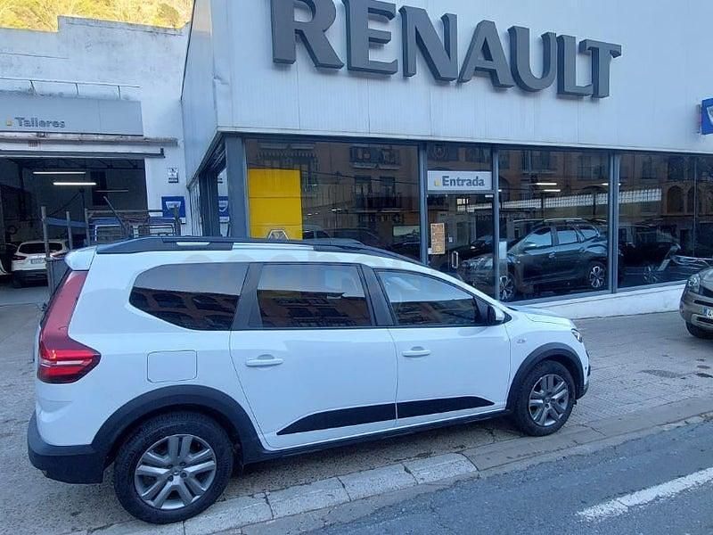 Usado Dacia Jogger Expression 100 CV (73 kW) 2022 Blanco Monovolumen