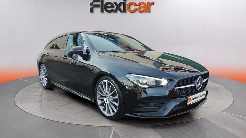Usado Mercedes CLA220 Shooting Brake 190 CV (139 kW) 2019 Familiar