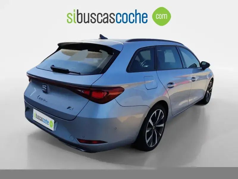 Usado Seat Leon FR 150 CV (110 kW) 2022 Gris/plata