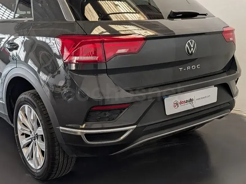 Usado VW T-Roc Advance 150 CV (110 kW) 2021 Gris / plata SUV