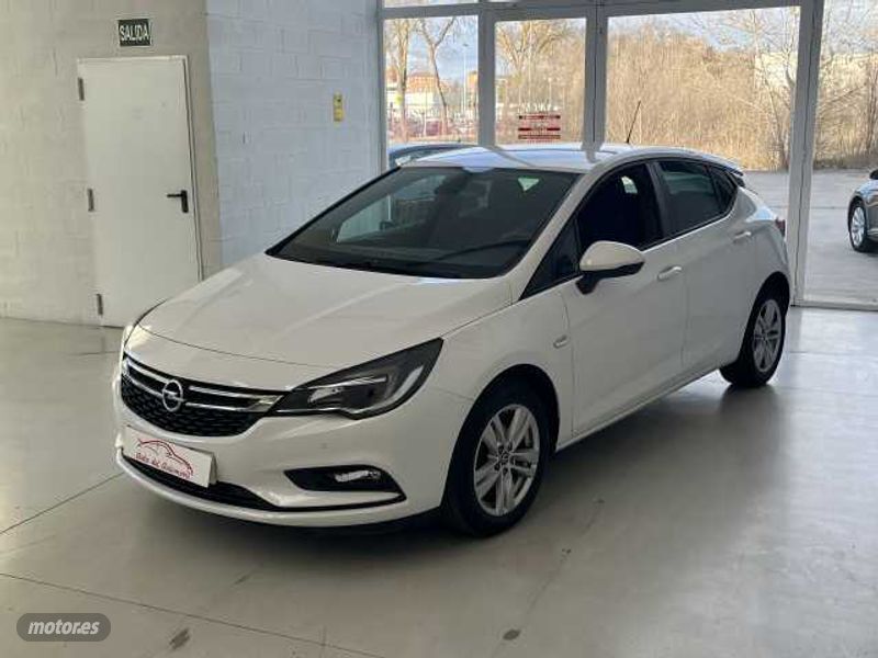 Usado Opel Astra Selective 125 CV (91 kW) 2019 Blanco Utilitario