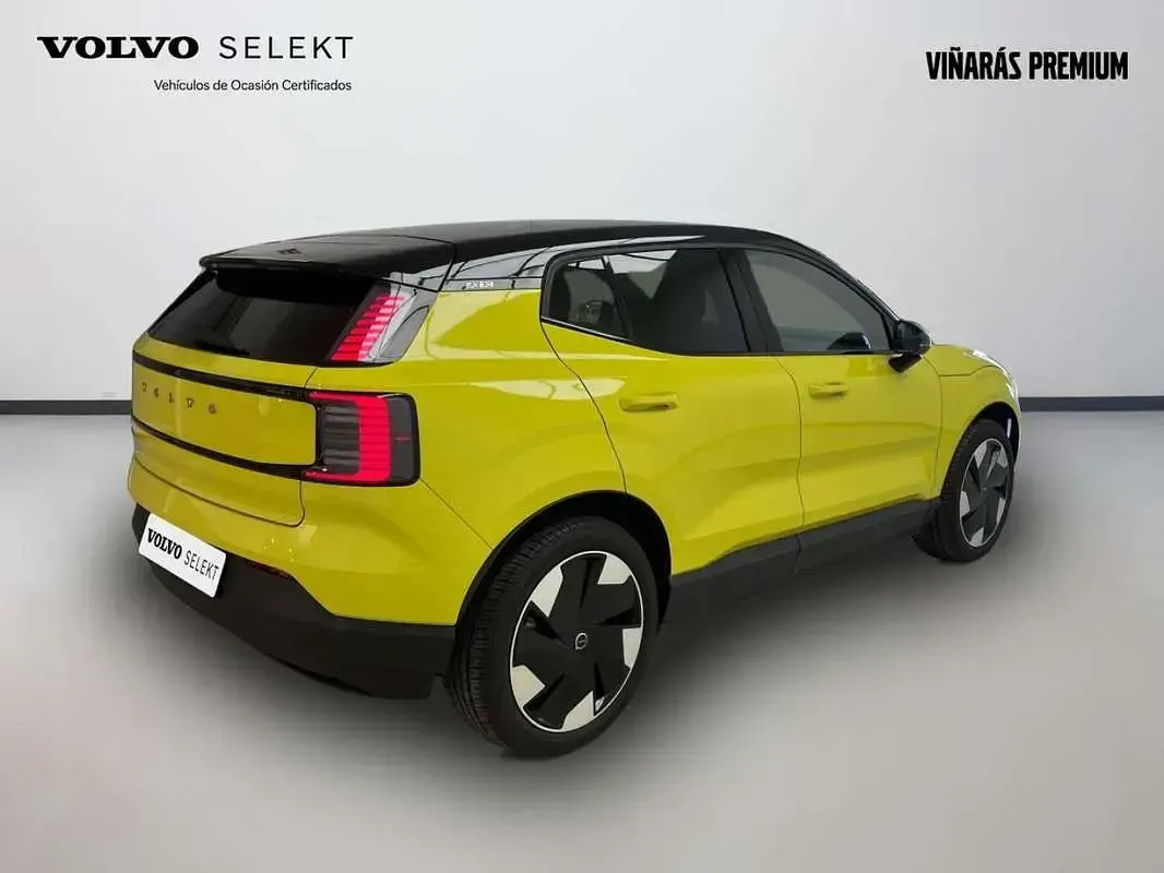 Usado Volvo EX30 Plus 200 kW (272 CV) 2024 Amarillo SUV