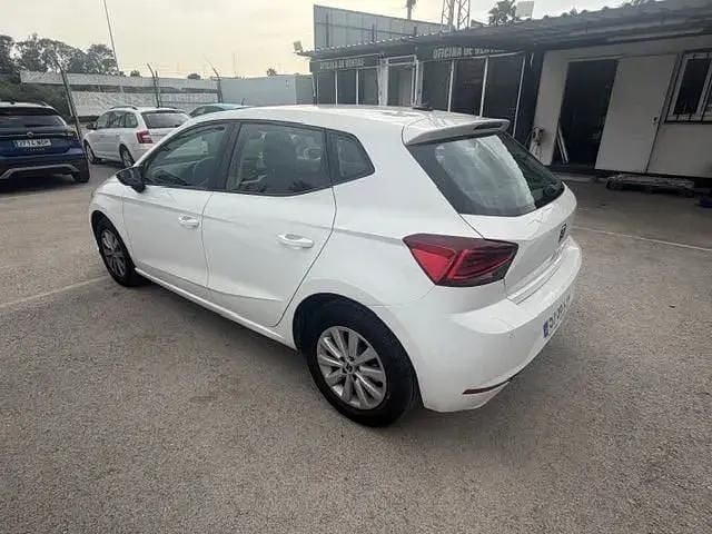 Usado Seat Ibiza Style 110 HP (80 kW) 2022 Branco Citadino