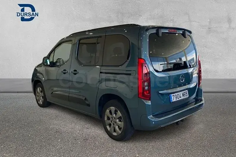Usado Opel Combo 130 CV (95 kW) 2024 Gris / plata Monovolumen