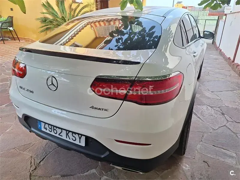 Usado Mercedes GLC250 211 CV (155 kW) 2019 Blanco SUV