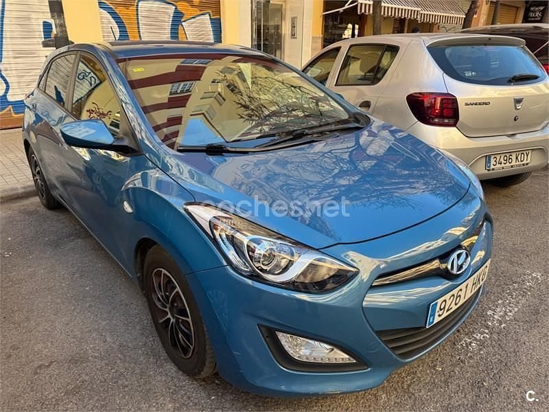 Usado Hyundai i30 110 CV (80 kW) 2012 Azul Berlina
